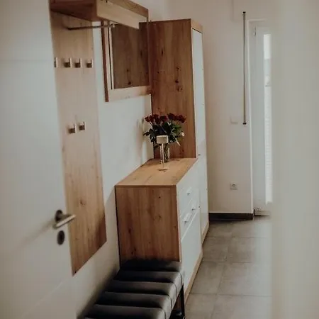Casa de Férias Grosszuegiges Fuer 12 Neu Renoviert *