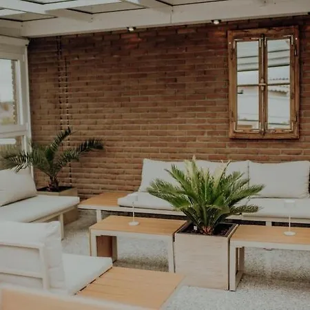 Casa de Férias Grosszuegiges Fuer 12 Neu Renoviert