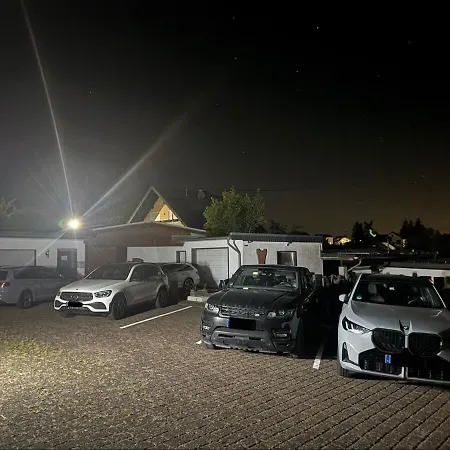 Grosszuegiges Fuer 12 Neu Renoviert *