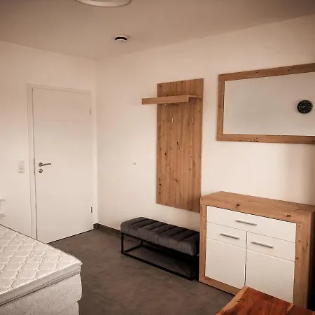 Casa de Férias Grosszuegiges Fuer 12 Neu Renoviert Kirchwald