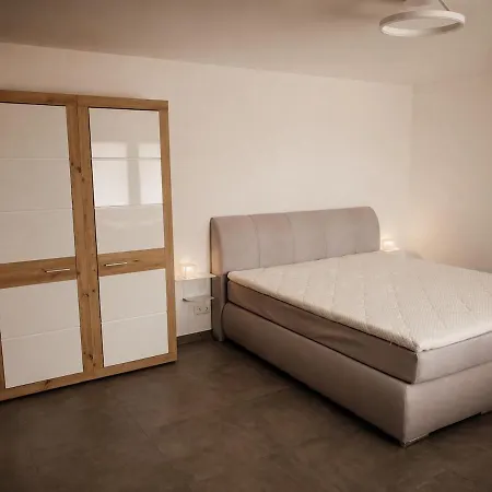 Grosszuegiges Fuer 12 Neu Renoviert Casa de Férias *
